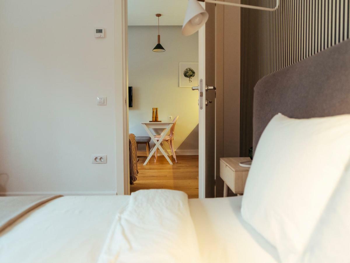 בוקרשט Boutique Luxury Flats - La Maison Du Petit Paris מראה חיצוני תמונה